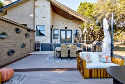 Firesong Ranch and Glamping - The Casita and Ndotto - Spicewood, Texas