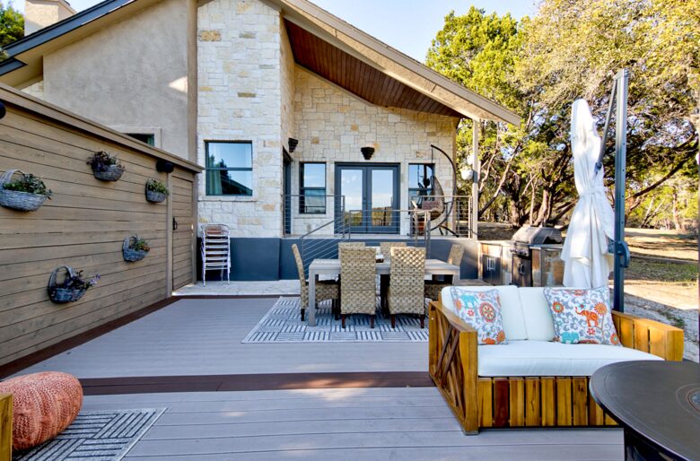 Firesong Ranch and Glamping - The Casita and Ndotto - Spicewood, Texas