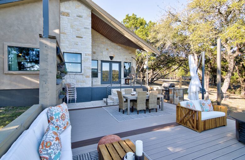 Firesong Ranch and Glamping - The Casita and Ndotto - Spicewood, Texas