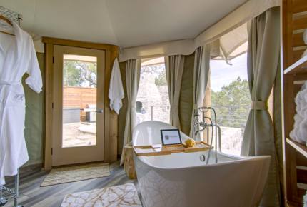 Firesong Ranch and Glamping - The Casita and Ndotto - Spicewood, Texas