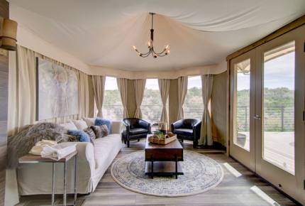 Firesong Ranch and Glamping - The Casita and Ndotto - Spicewood, Texas