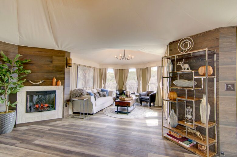 Firesong Ranch and Glamping - The Casita and Ndotto - Spicewood, Texas