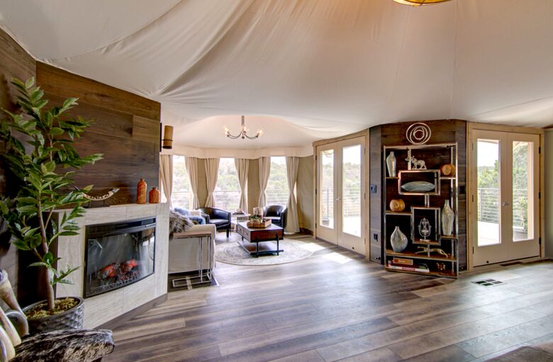 Firesong Ranch and Glamping - The Casita and Ndotto - Spicewood, Texas