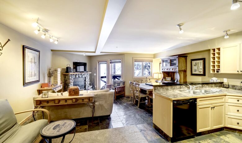 Ski-In/Ski-Out in the Heart of Apex Village - Apex Mountain Resort - Hedley, Canada