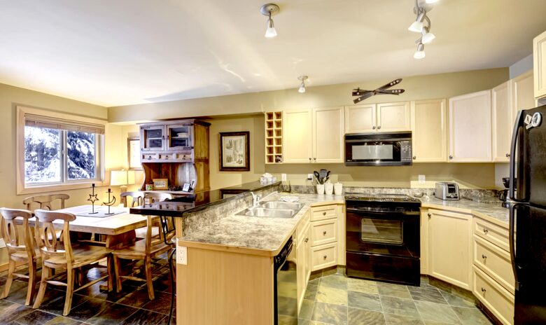 Ski-In/Ski-Out in the Heart of Apex Village - Apex Mountain Resort - Hedley, Canada