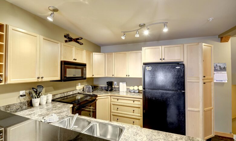 Ski-In/Ski-Out in the Heart of Apex Village - Apex Mountain Resort - Hedley, Canada