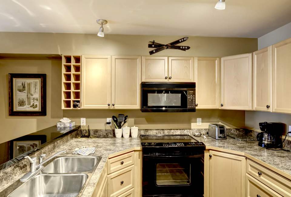 Ski-In/Ski-Out in the Heart of Apex Village - Apex Mountain Resort - Hedley, Canada