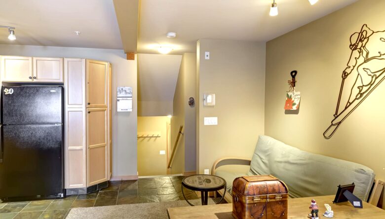 Ski-In/Ski-Out in the Heart of Apex Village - Apex Mountain Resort - Hedley, Canada