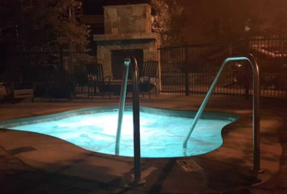 Welk's Northstar Lodge Ski In Ski Out - One Bedroom Studio - Truckee, California