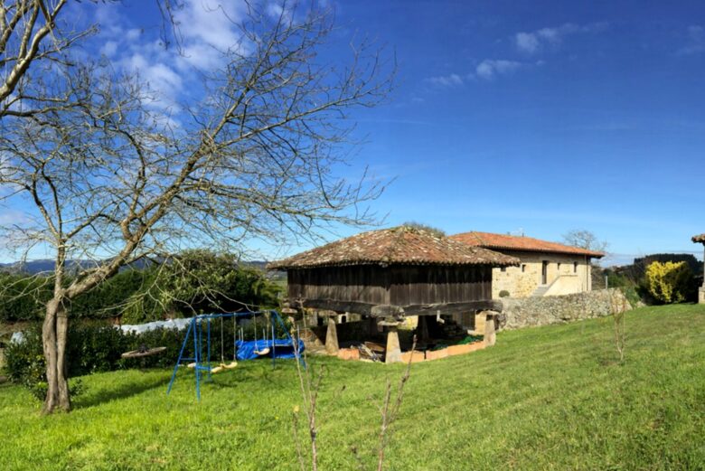 La Corolla - Villaviciosa, Spain