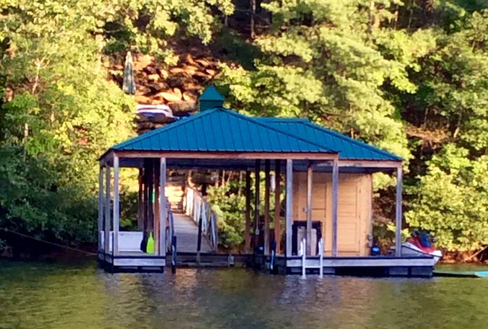 Rustic Retreat on Lake Keowee - Salem, South Carolina