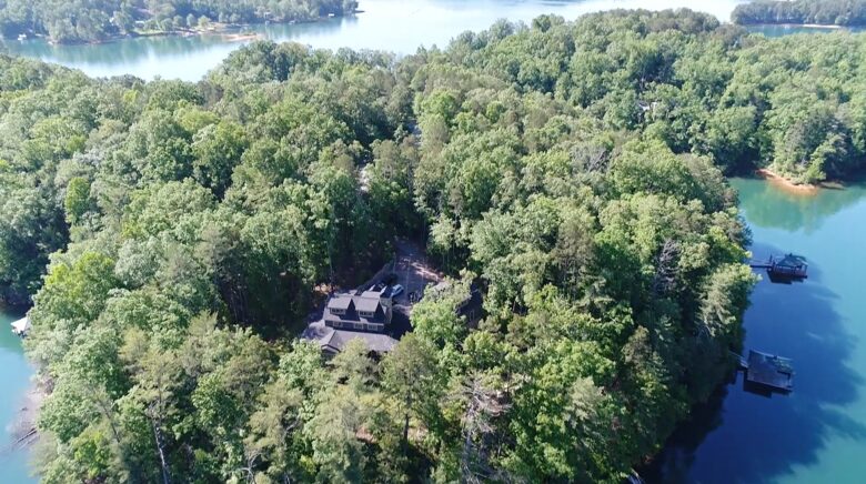 Rustic Retreat on Lake Keowee - Salem, South Carolina