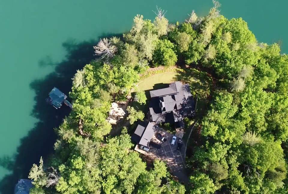 Rustic Retreat on Lake Keowee - Salem, South Carolina