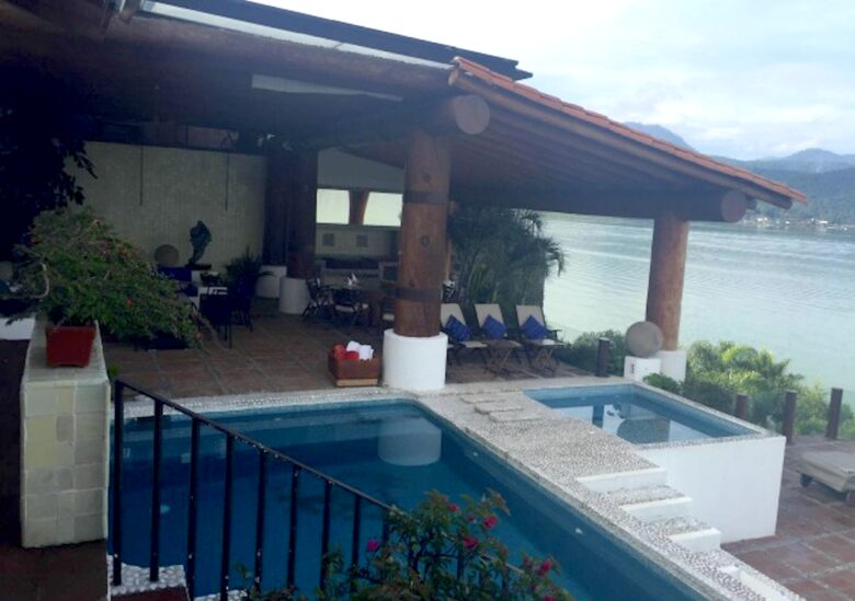 Lakefront Luxury in Valle de Bravo - Valle de Bravo, Mexico