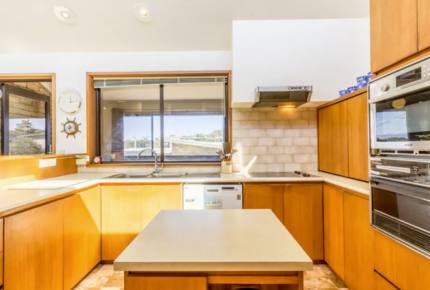 Central Surf Coast House with Spectacular Views! - Torquay, Australia