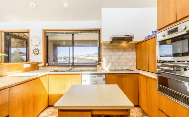 Central Surf Coast House with Spectacular Views! - Torquay, Australia