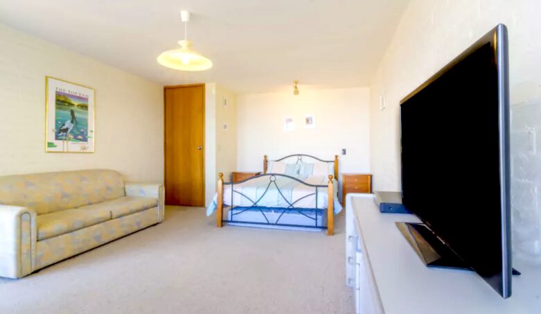 Central Surf Coast House with Spectacular Views! - Torquay, Australia