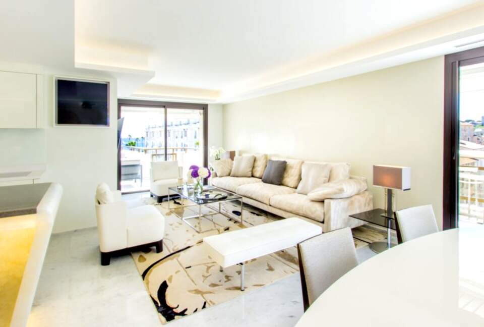 Cannes Croisette Penthouse - Cannes, France