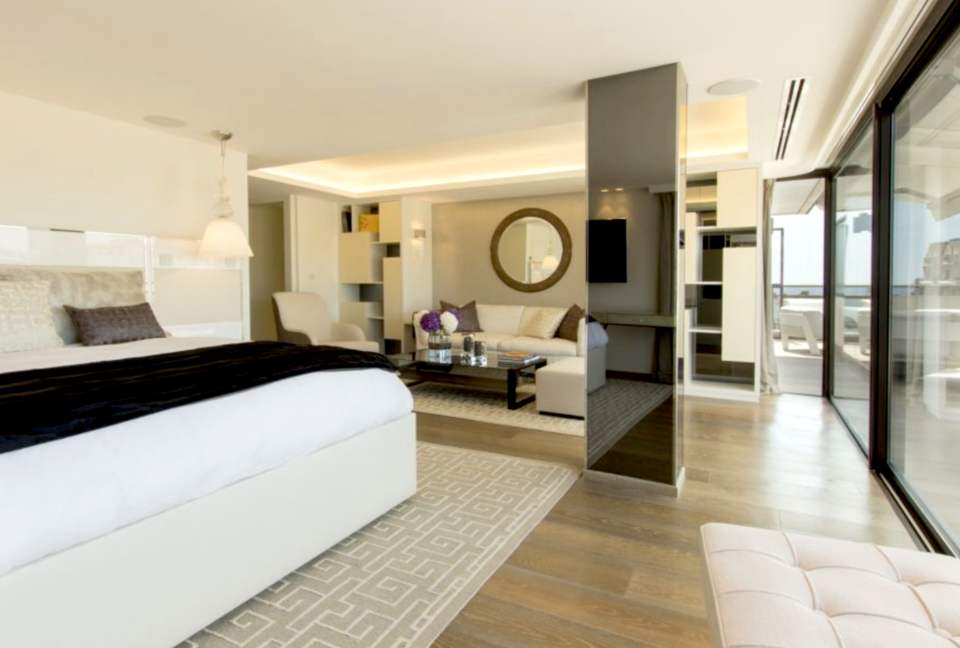 Cannes Croisette Penthouse - Cannes, France