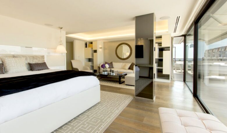 Cannes Croisette Penthouse - Cannes, France