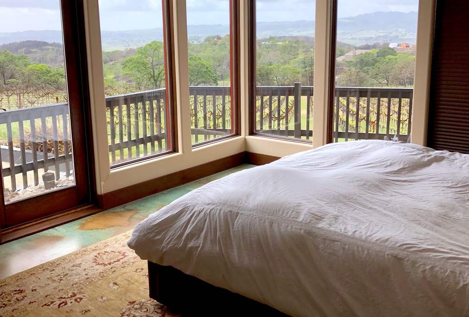 Spectacular Napa Valley V12 Vineyard Cottage with Private Tasting! - Napa, California