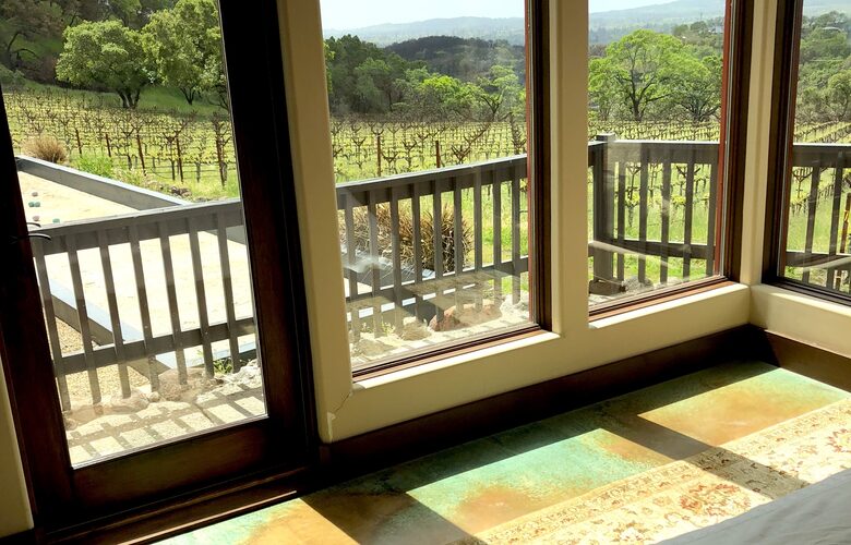 Spectacular Napa Valley V12 Vineyard Cottage with Private Tasting! - Napa, California