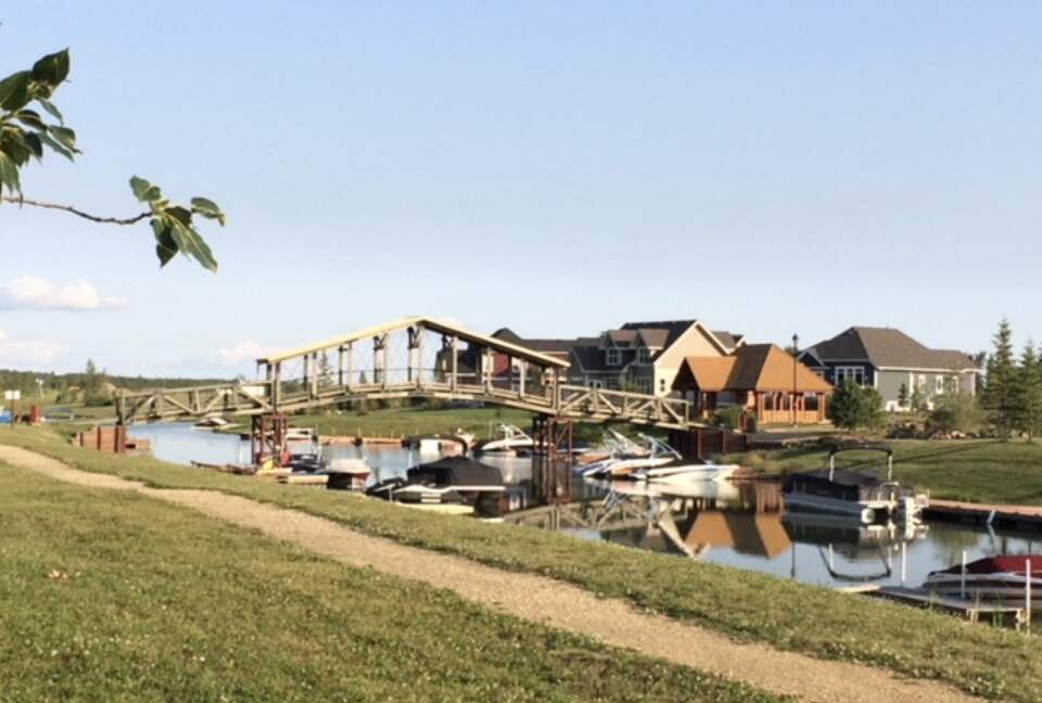 Gull Lake Cabin – Meridian Beach - Red Deer, Canada