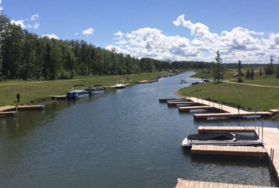 Gull Lake Cabin – Meridian Beach - Red Deer, Canada