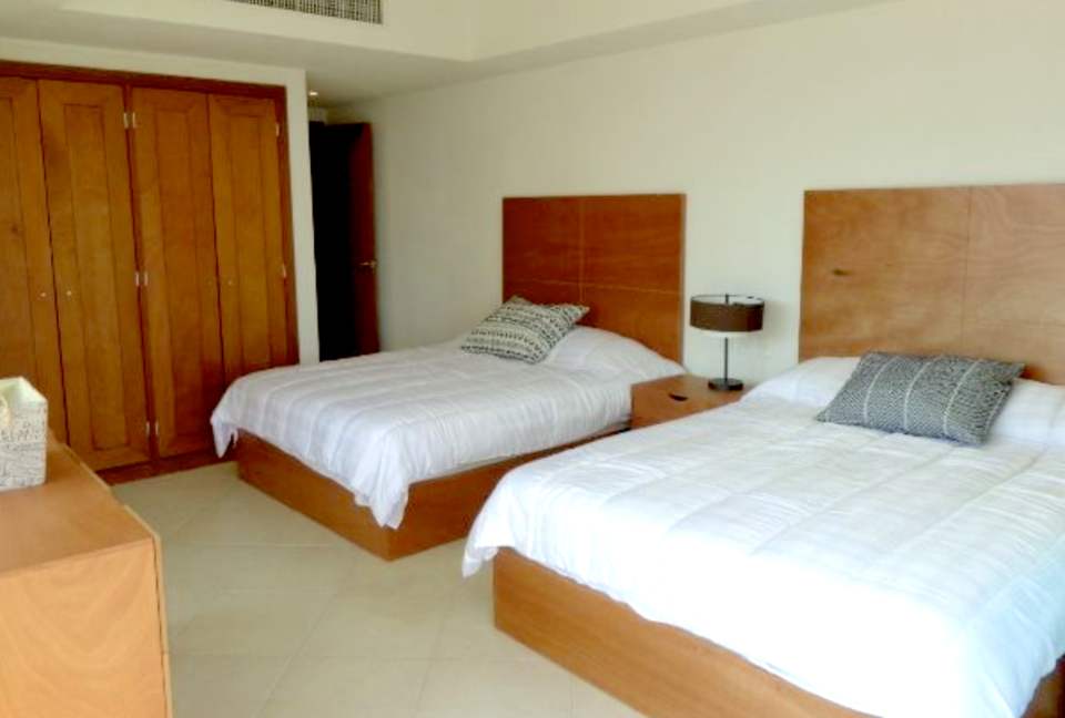 Second bdr with 2 queens & private bth.