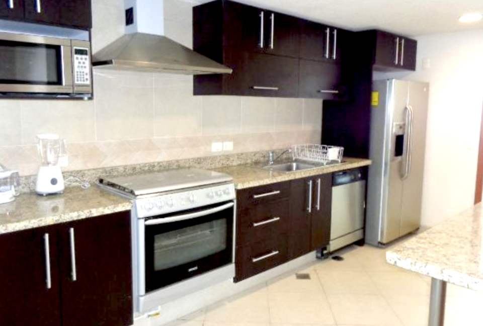 Well equipped kitchen