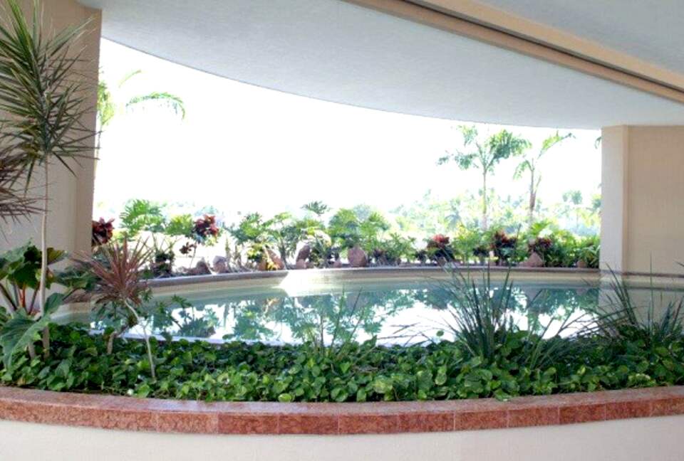 Motor lobby and cascade.