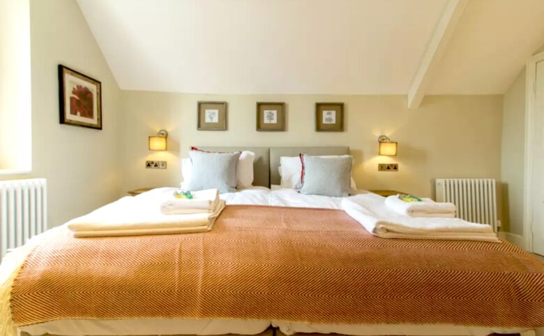 Atherstone Farmhouse - Somerset, United Kingdom