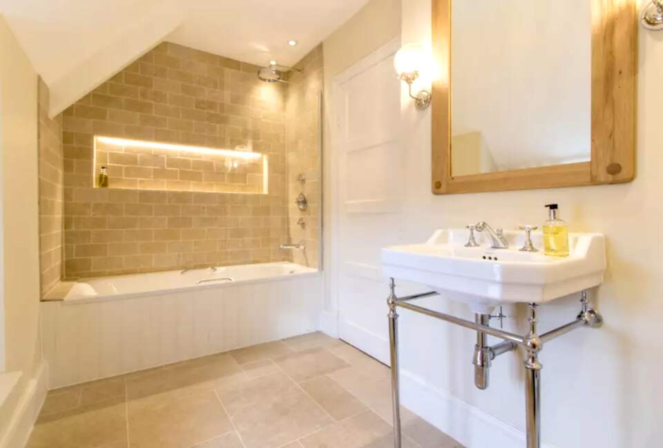 Atherstone Farmhouse - Somerset, United Kingdom