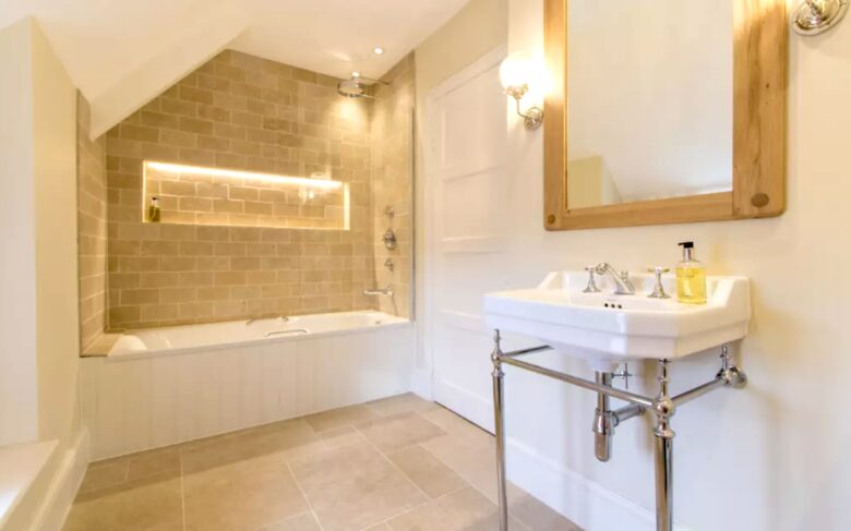 Atherstone Farmhouse - Somerset, United Kingdom