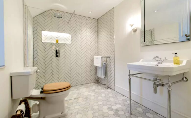 Atherstone Farmhouse - Somerset, United Kingdom