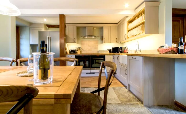 Atherstone Farmhouse - Somerset, United Kingdom