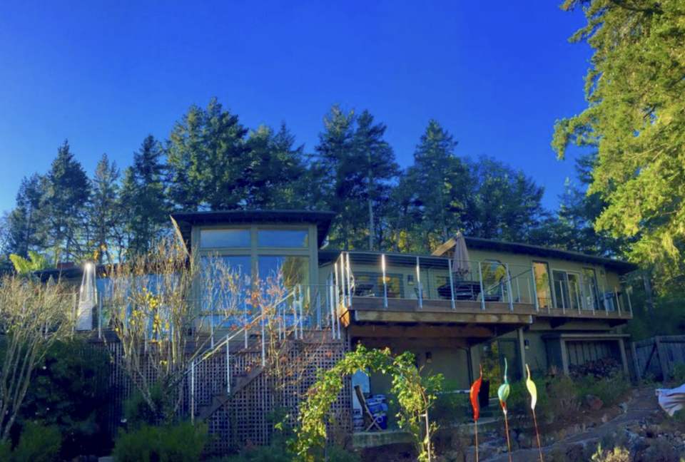 Silicon Valley Woodside Retreat in the Redwoods - Woodside, California