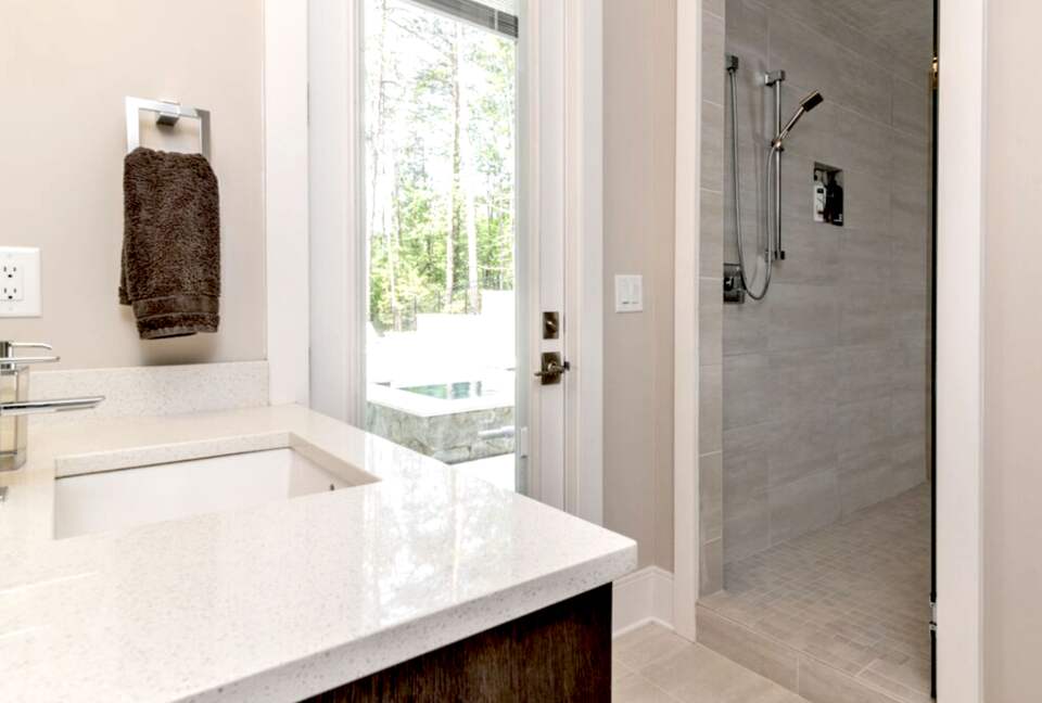 Contemporary Lake Norman Escape - Denver, North Carolina