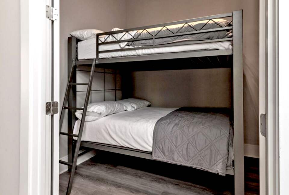 Contemporary Lake Norman Escape - Denver, North Carolina