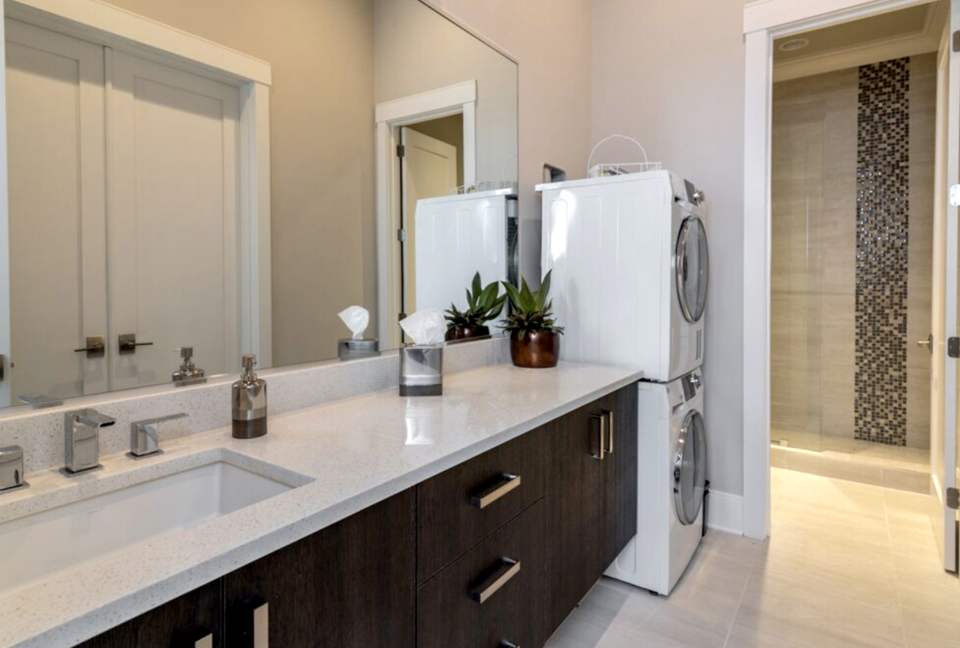 Contemporary Lake Norman Escape - Denver, North Carolina