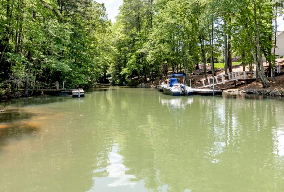 Contemporary Lake Norman Escape - Denver, North Carolina