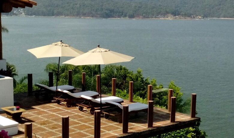 Lakefront Luxury in Valle de Bravo - Valle de Bravo, Mexico