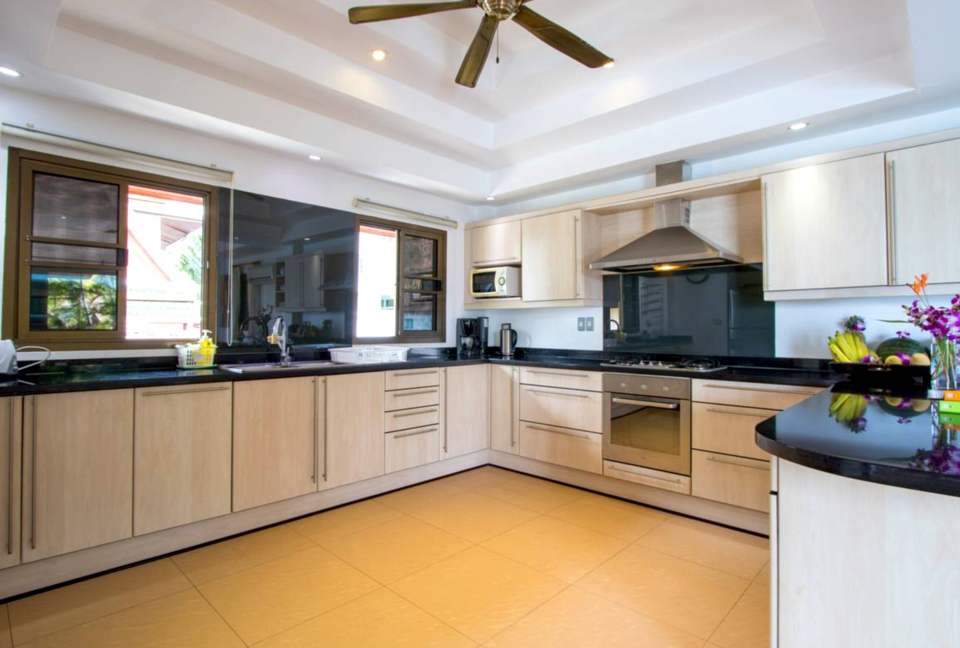 Villa Malee - Luxury Detached Villa with Private Infinity Pool! - Kata Beach, Thailand