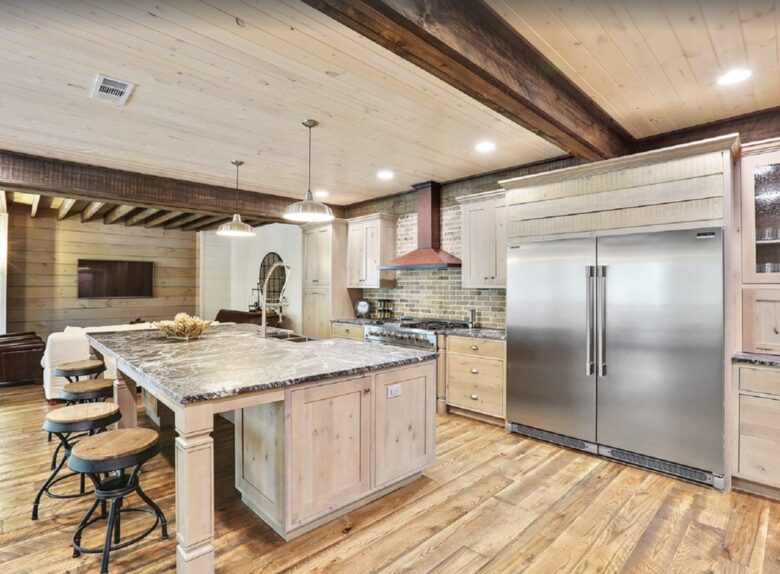 Lake Lanier Timber Estate - Cumming, Georgia