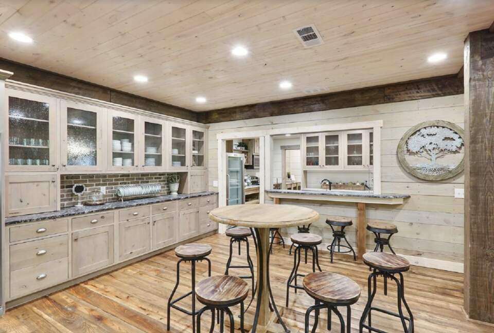 Lake Lanier Timber Estate - Cumming, Georgia