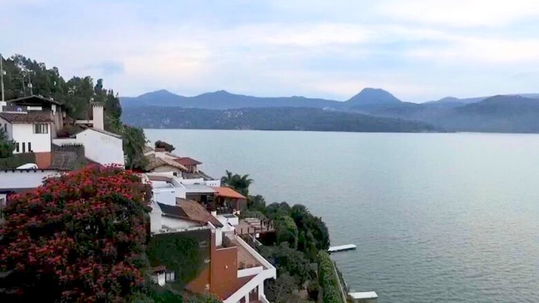 Lakefront Luxury in Valle de Bravo - Valle de Bravo, Mexico