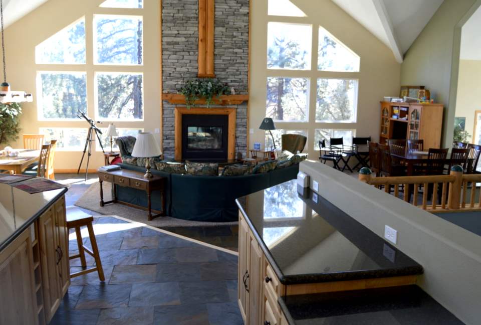 Breathtaking Pine Mountain Lodge - Pine Mountain Club, California