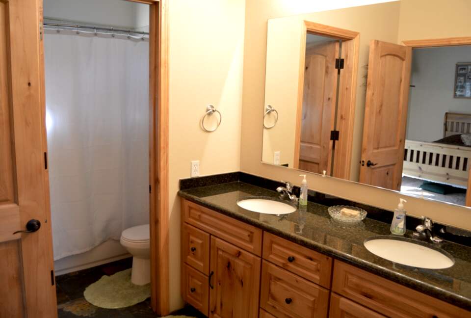 Breathtaking Pine Mountain Lodge - Pine Mountain Club, California