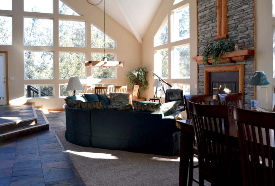 Breathtaking Pine Mountain Lodge - Pine Mountain Club, California