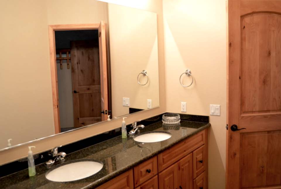 Breathtaking Pine Mountain Lodge - Pine Mountain Club, California